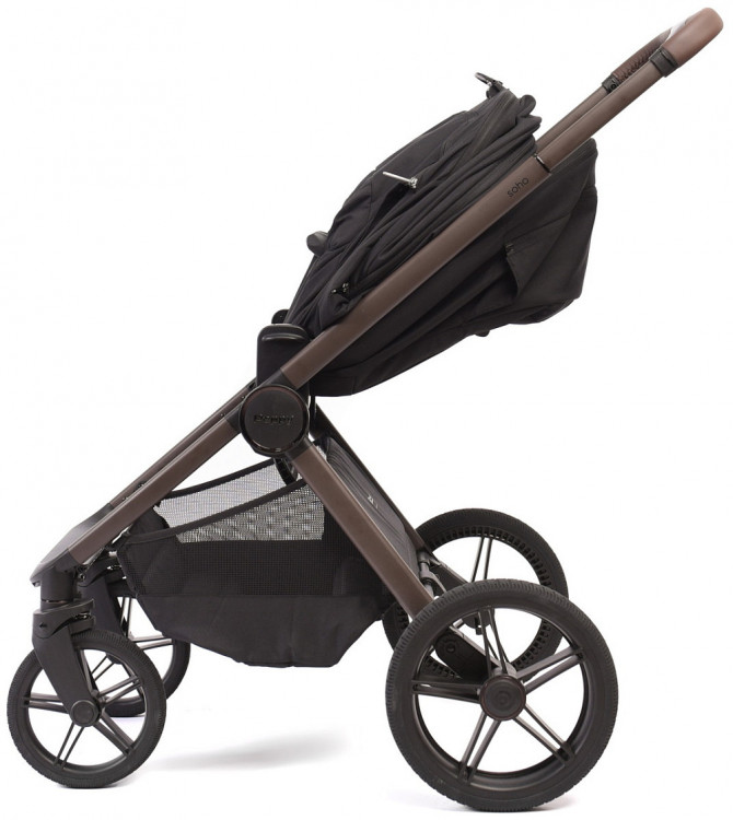 Детская коляска Peppy Soho 4 в 1 с автокреслом First и базой Black (черный) рама шоколад Детская коляска Peppy Soho 4 в 1 с автокреслом First и базой Black (черный) рама шоколад