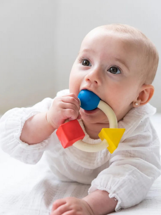 Игрушка-прорезыватель Oli&Carol Teething Ring L-RING-BASIC Игрушка-прорезыватель Oli&Carol Teething Ring L-RING-BASIC