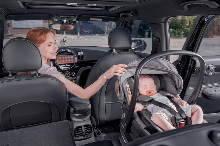 Детская коляска Peppy Soho 3 в 1 с автокреслом Jovikids Aria Black Cappuccino (капучино) рама шоколад Детская коляска Peppy Soho 3 в 1 с автокреслом Jovikids Aria Black Cappuccino (капучино) рама шоколад